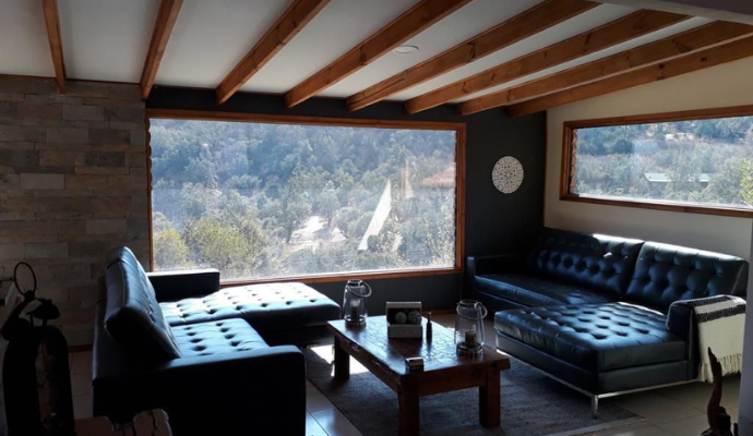 Propiedad en condominio privado: casa de 180 m² + terraza en parcela de 6.400 m²  Altos de Miraflores Curacavi