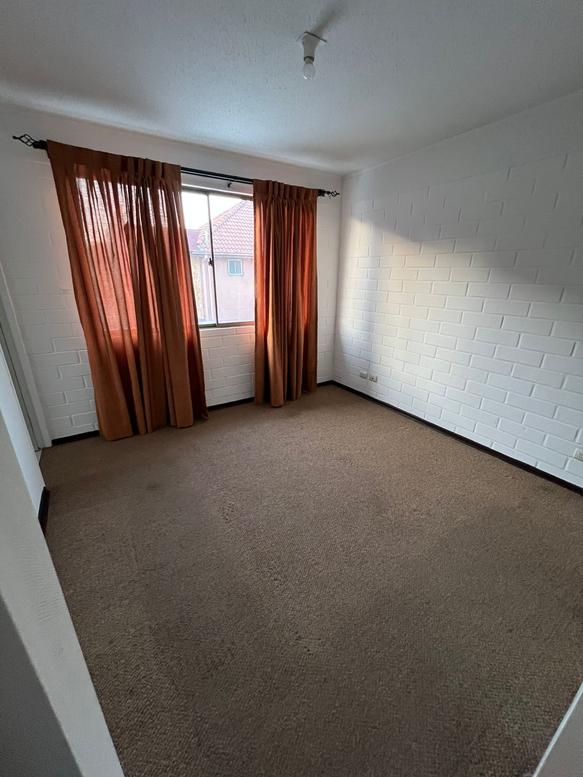 HERMOSA CASA EN VENTA  4D| 3B EN PASAJE ALQUIMIA, MAIPÚ