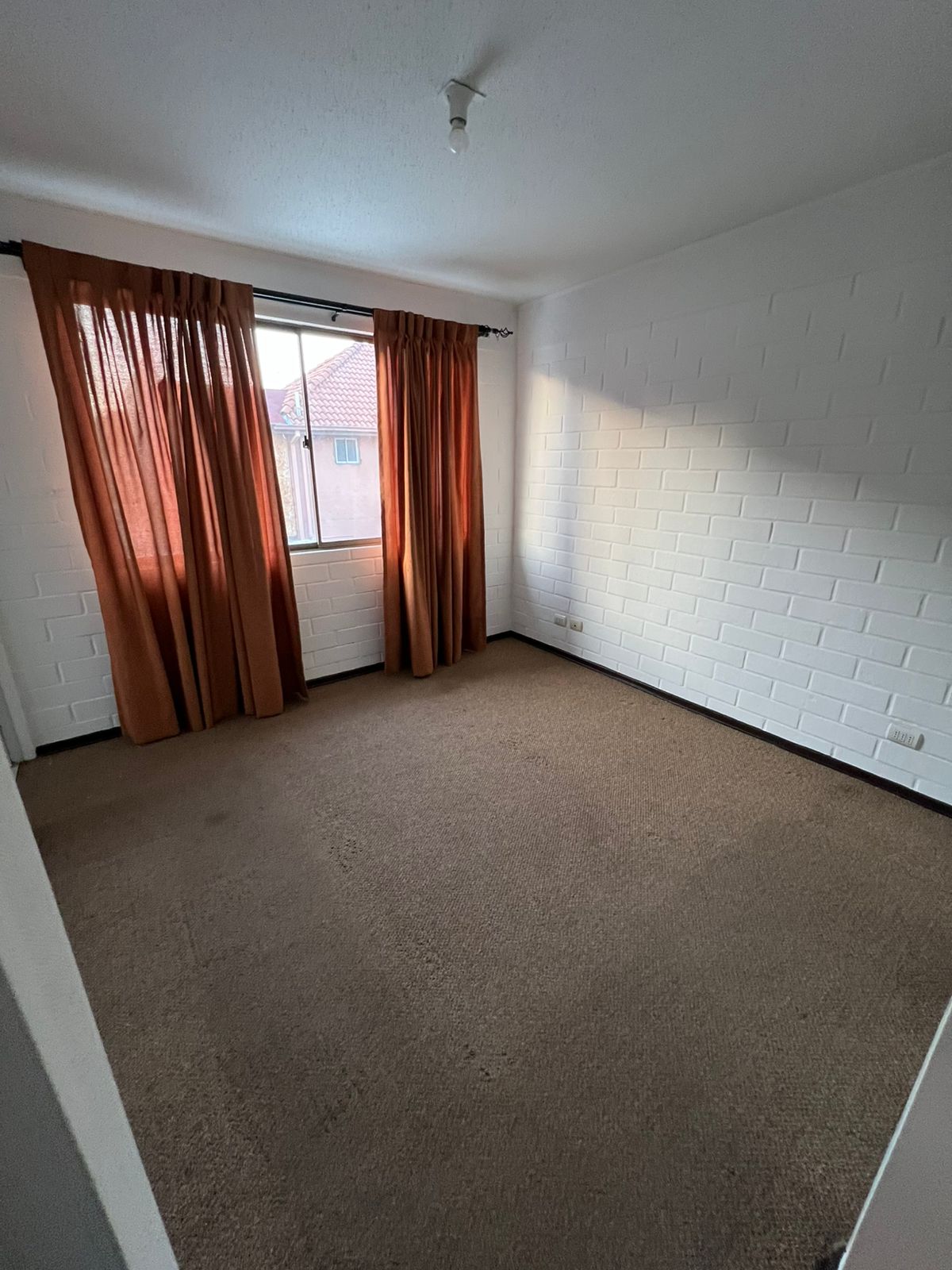 HERMOSA CASA EN VENTA  4D| 3B EN PASAJE ALQUIMIA, MAIPÚ