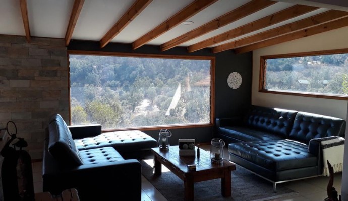 Propiedad en condominio privado: casa de 180 m² + terraza en parcela de 6.400 m²  Altos de Miraflores Curacavi