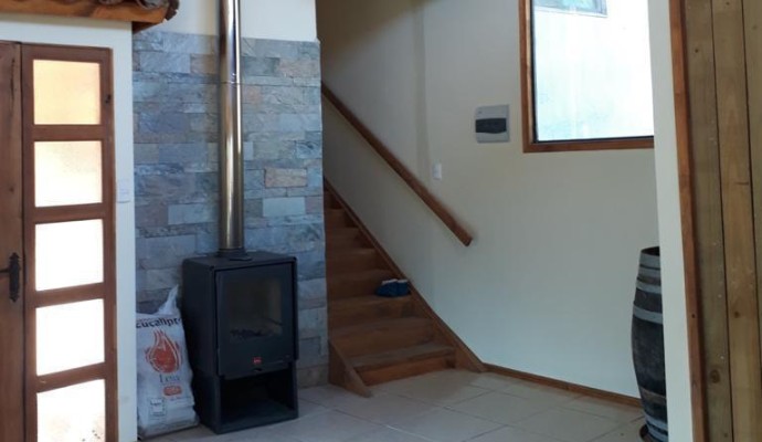 Propiedad en condominio privado: casa de 180 m² + terraza en parcela de 6.400 m²  Altos de Miraflores Curacavi