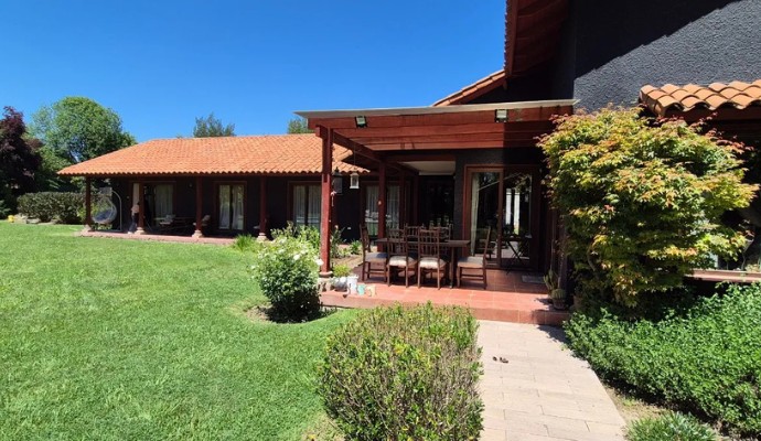 PARECELA CON CASA DE 257 M2 CAMINO EL CRUCERAL, PIRQUE