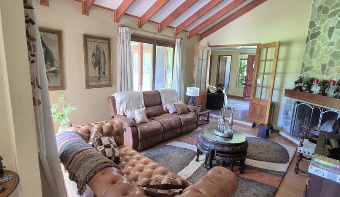 PARECELA CON CASA DE 257 M2 CAMINO EL CRUCERAL, PIRQUE