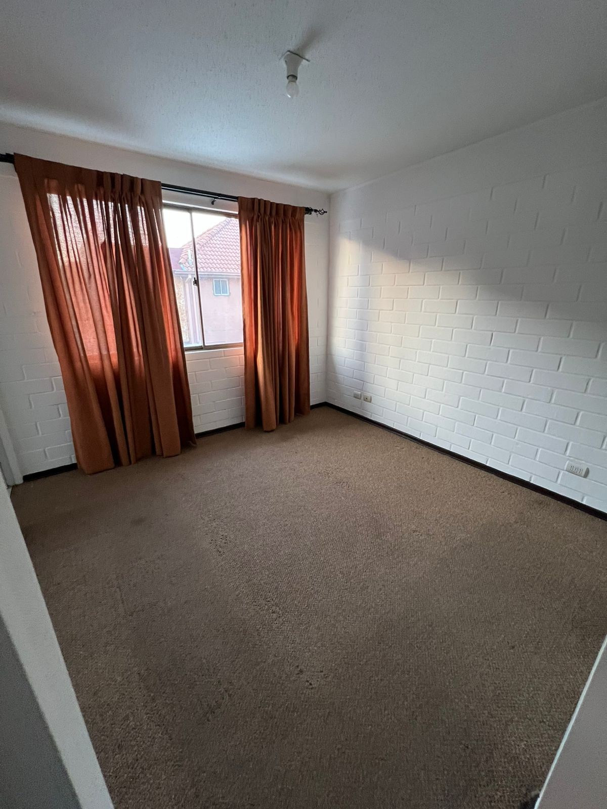 HERMOSA CASA EN VENTA  4D| 3B EN PASAJE ALQUIMIA, MAIPÚ